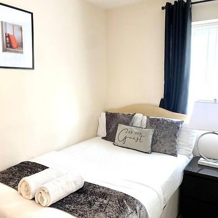 Amazing 2-Bed City Centre Apt With Parking Ковентрі Екстер'єр фото