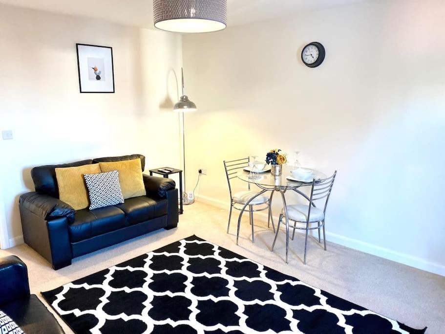 Amazing 2-Bed City Centre Apt With Parking Ковентрі Екстер'єр фото