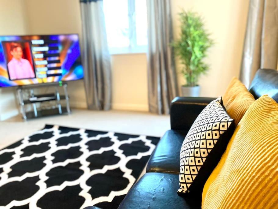 Amazing 2-Bed City Centre Apt With Parking Ковентрі Екстер'єр фото